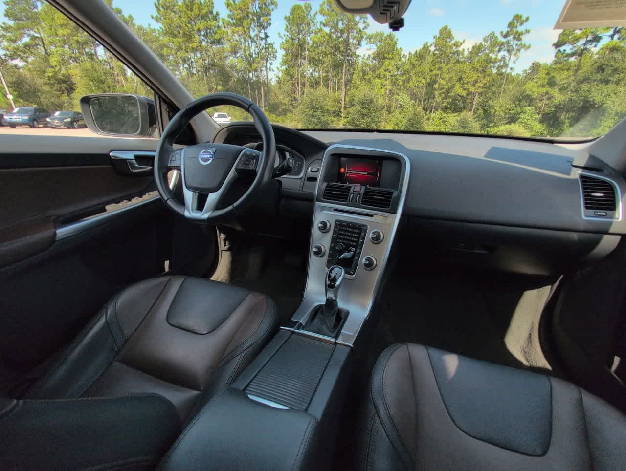 2017 Volvo XC60 Dynamic photo 2