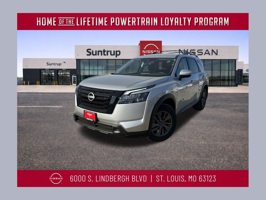 2025 Nissan Pathfinder SV's photo