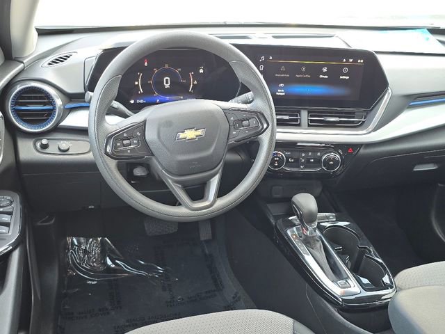 2024 Chevrolet Trax LT photo 13
