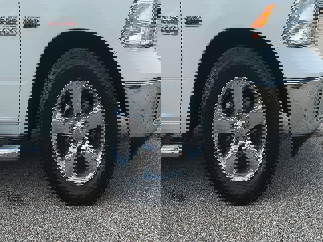 2017 Ram 1500 SLT photo 10