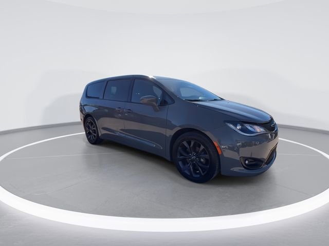 Used 2020 Chrysler Pacifica Touring with VIN 2C4RC1FG0LR136468 for sale in Northfield, OH