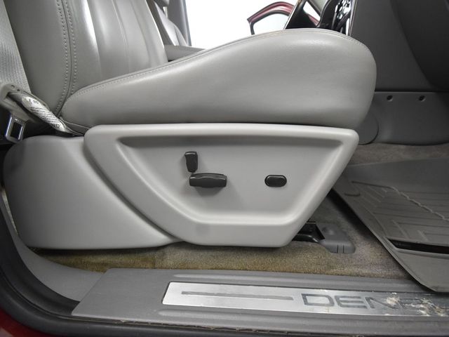 2009 Gmc Envoy Denali photo 38