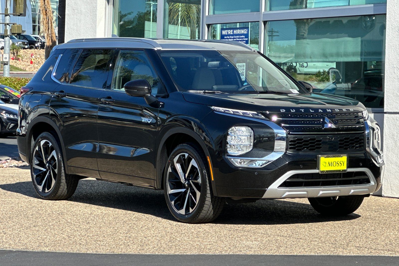 2025 Mitsubishi Outlander PHEV SEL photo 2