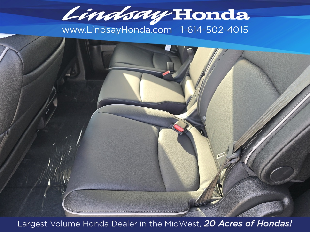 2026 Honda Odyssey Touring photo 3