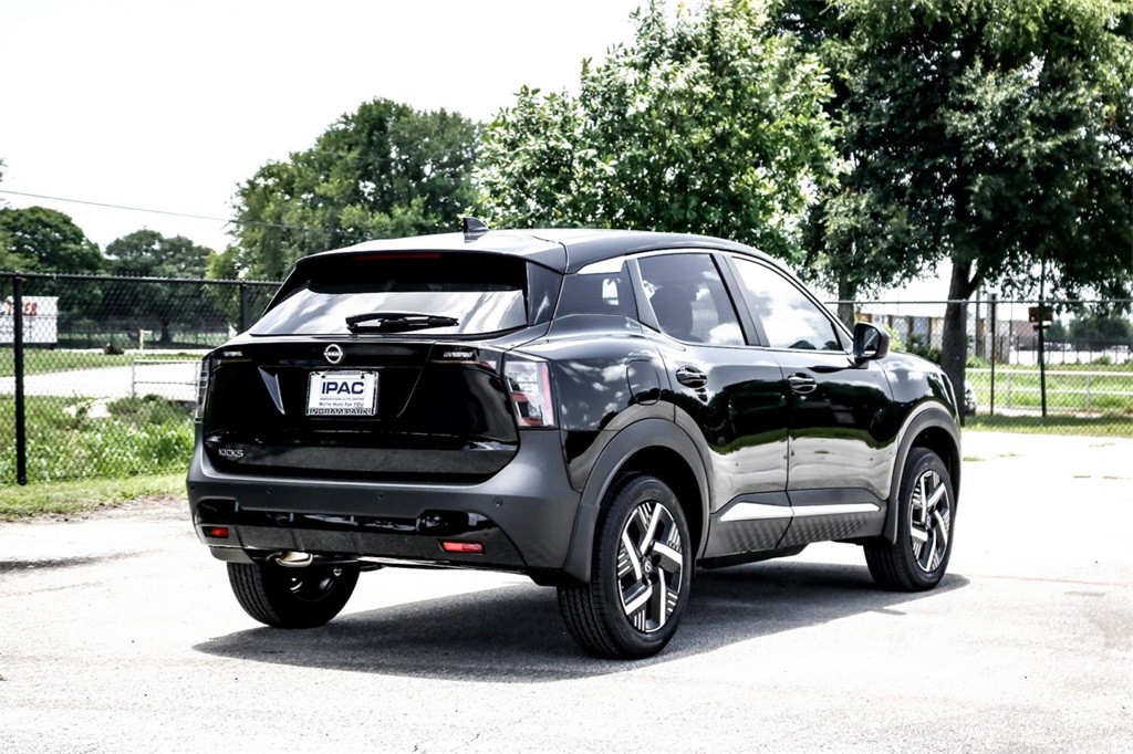 2025 Nissan Kicks SV photo 3