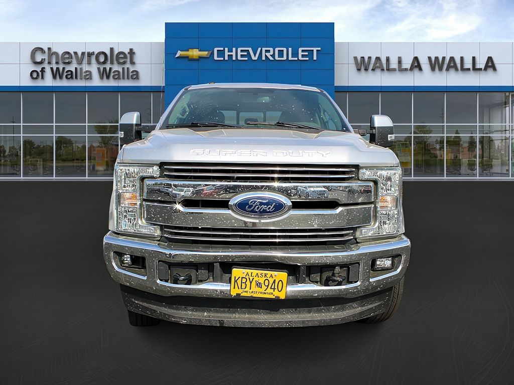 2017 Ford F-250 Lariat photo 2