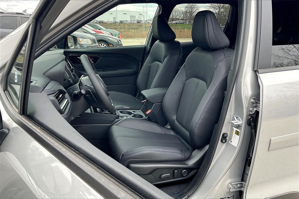2025 Subaru Forester Limited photo 9