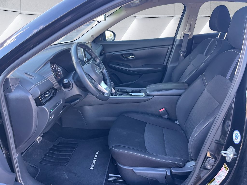 2022 Nissan Sentra SV photo 7