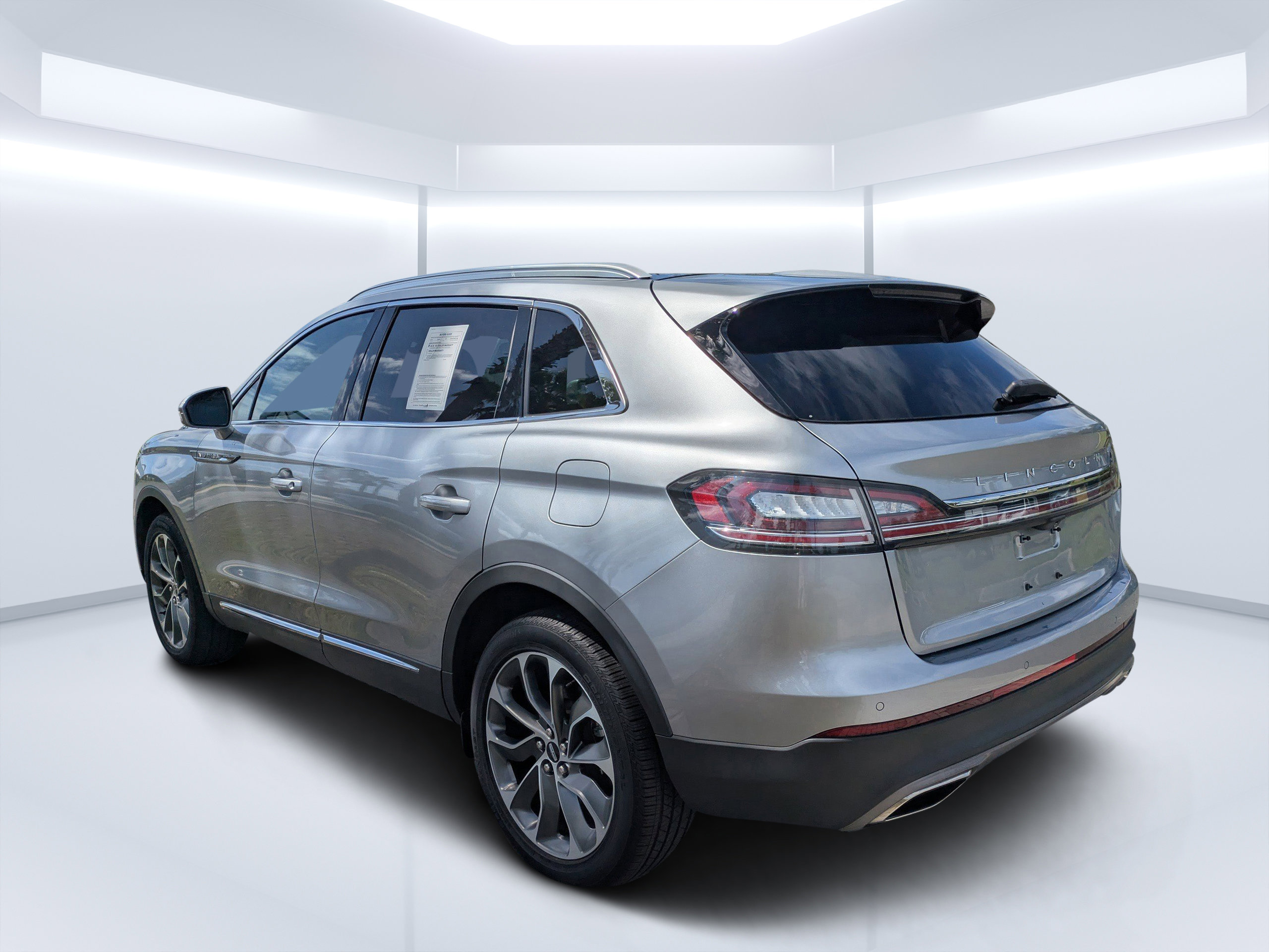 2021 Lincoln Nautilus Reserve photo 4