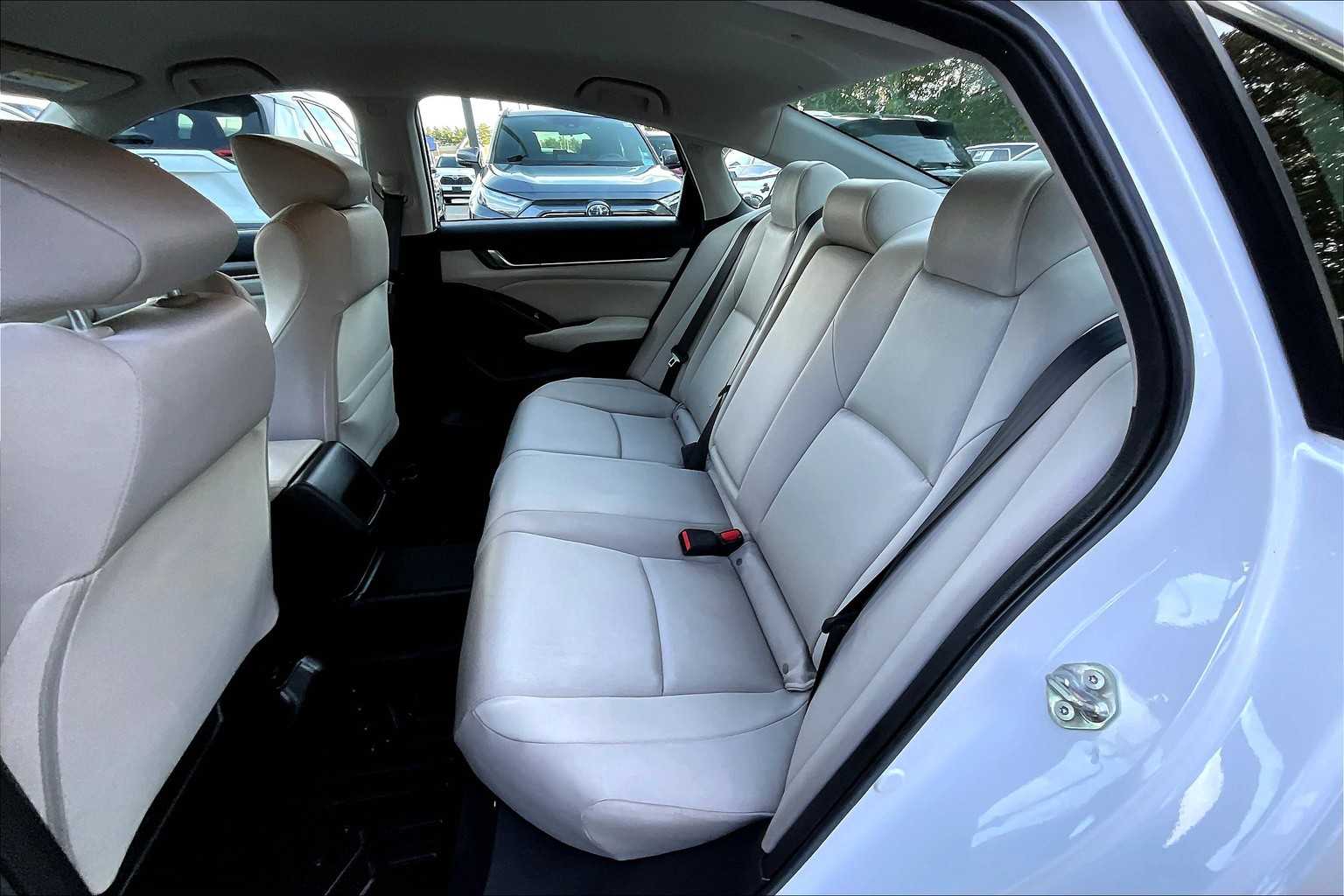 2019 Honda Accord LX 1.5T photo 18
