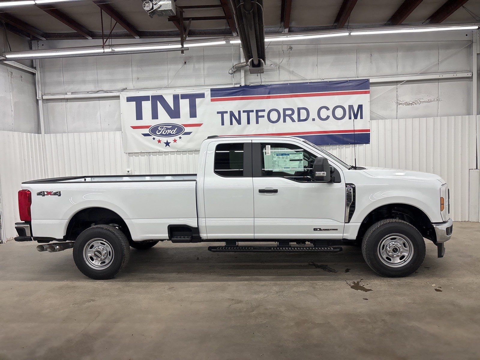 2025 Ford F-250 Super Duty XL's photo