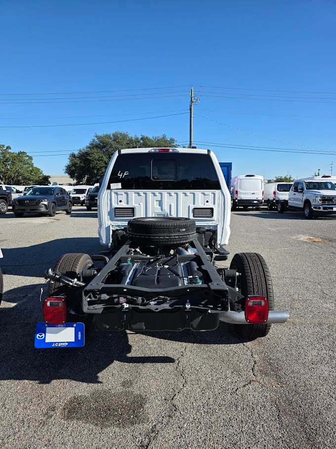 2025 Ford F-350 XL photo 2