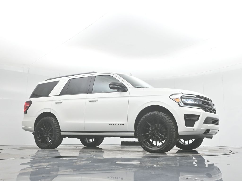 2024 Ford Expedition Platinum photo 2