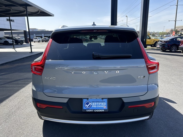 2025 Volvo XC40 Plus photo 5
