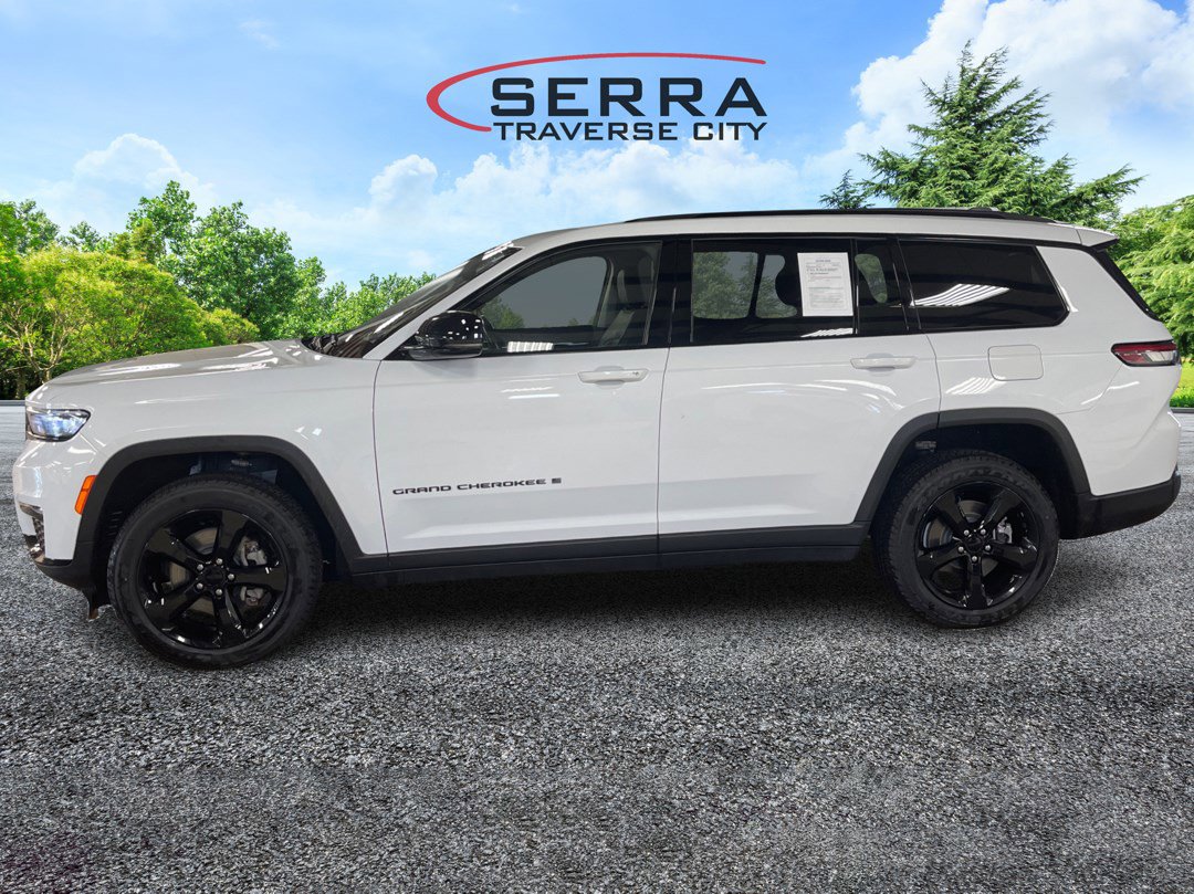 2022 Jeep Grand Cherokee Limited photo 3