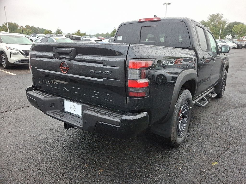 2026 Nissan Frontier Crew Cab PRO-4X photo 3