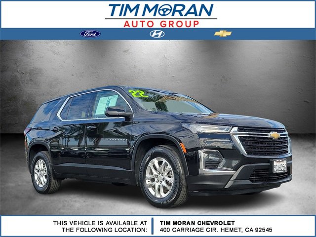 2023 Chevrolet Traverse LS photo 2