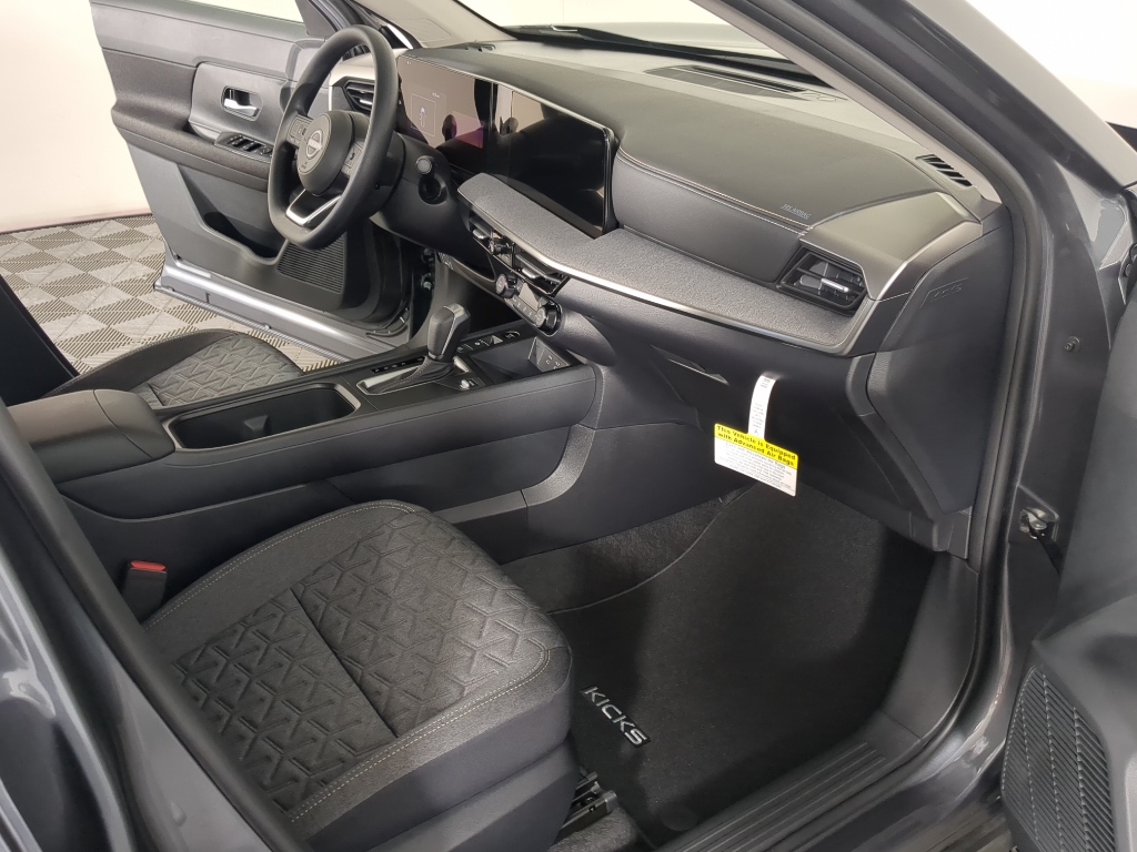2026 Nissan Kicks SV photo 13