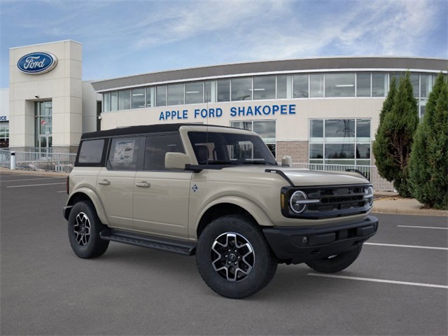 2025 Ford Bronco Outer Banks photo 4