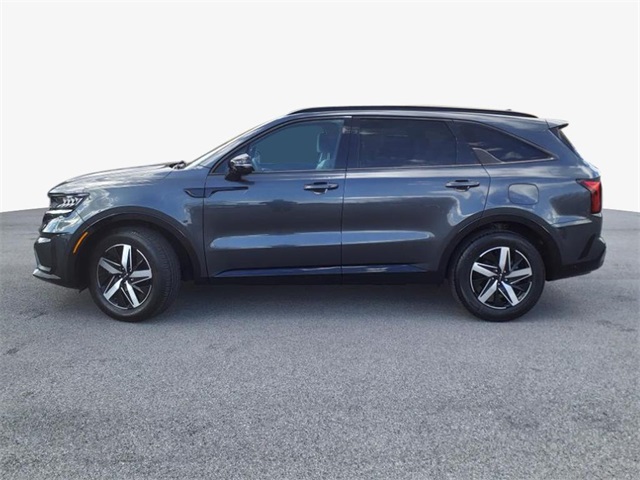 2022 Kia Sorento S photo 2