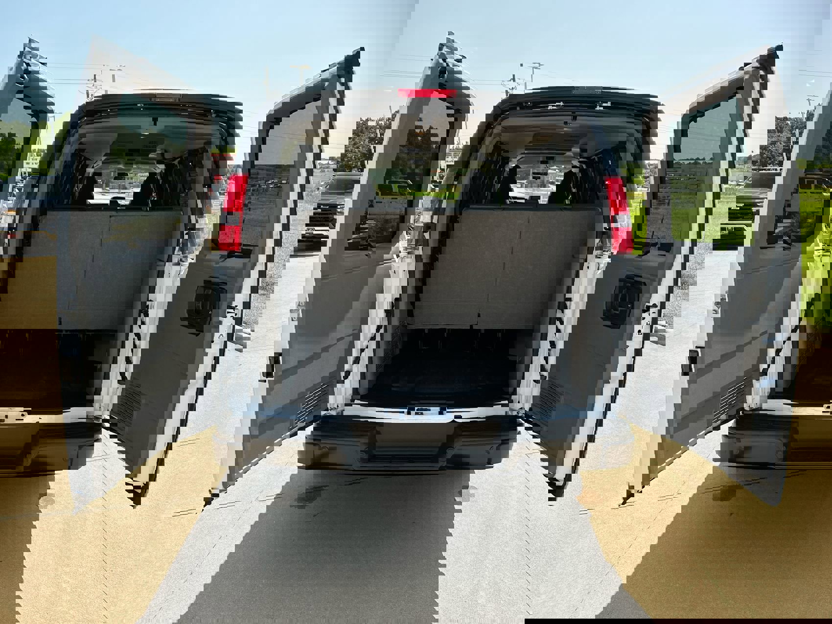 2023 Chevrolet Express Passenger LS photo 21