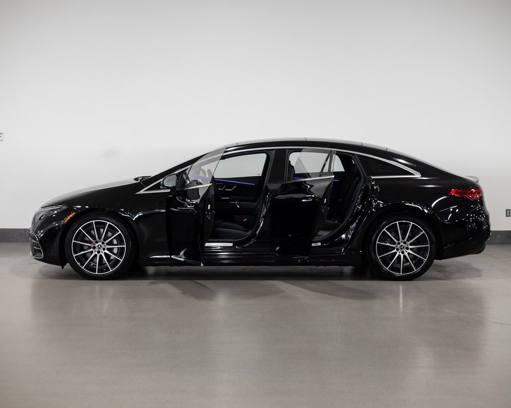 2024 Mercedes Benz EQS-Class Sedan photo 3