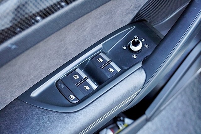 Used 2018  Audi 3.0T Prestige image 25