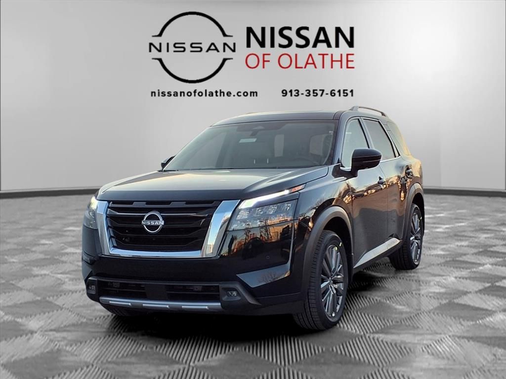 2025 Nissan Pathfinder SL's photo
