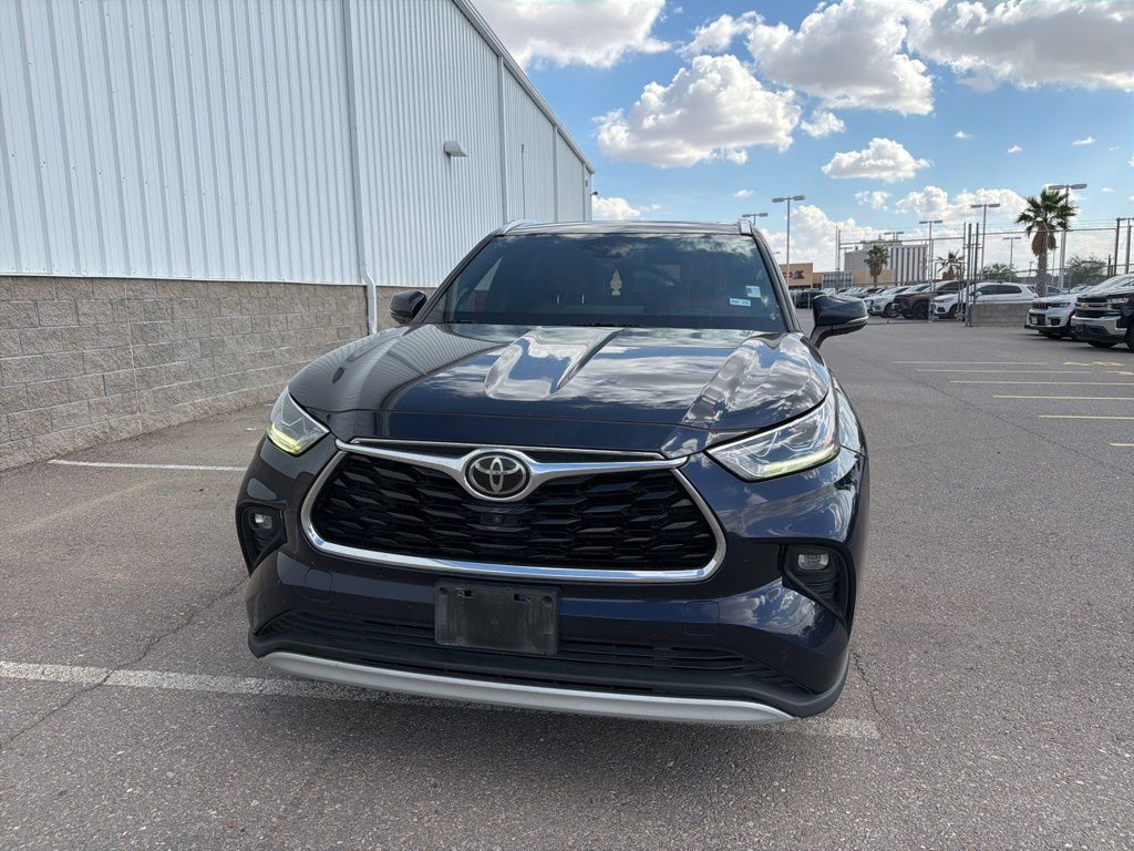 2020 Toyota Highlander Platinum photo 3
