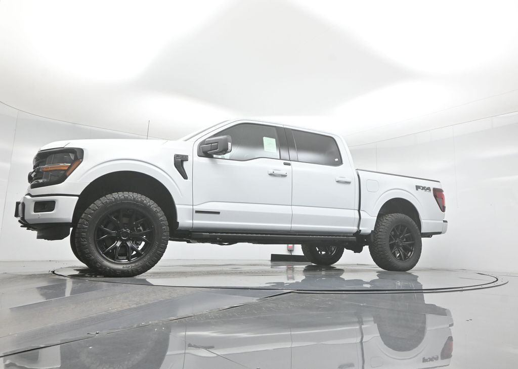 2025 Ford F-150 XLT photo 5