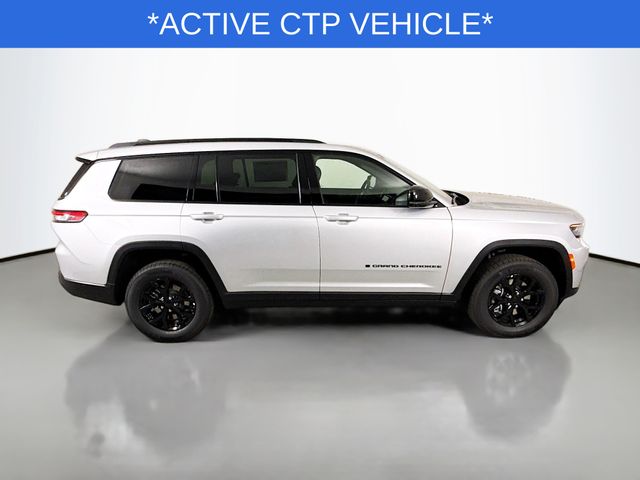 2025 Jeep Grand Cherokee Laredo Altitude photo 4