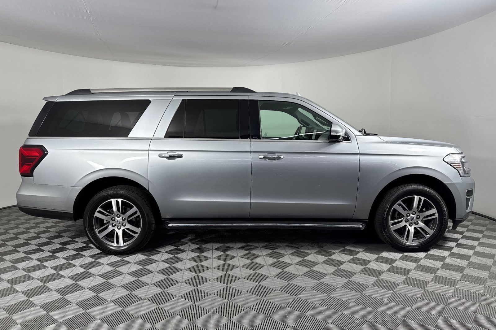 2022 Ford Expedition MAX Limited photo 3