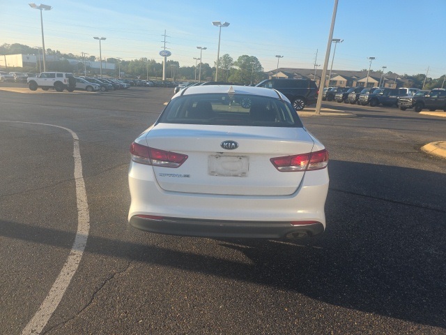 2016 Kia Optima LX photo 2