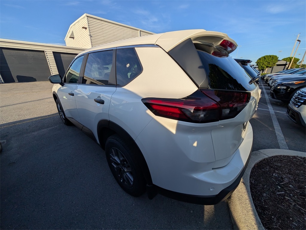 2025 Nissan Rogue S photo 9