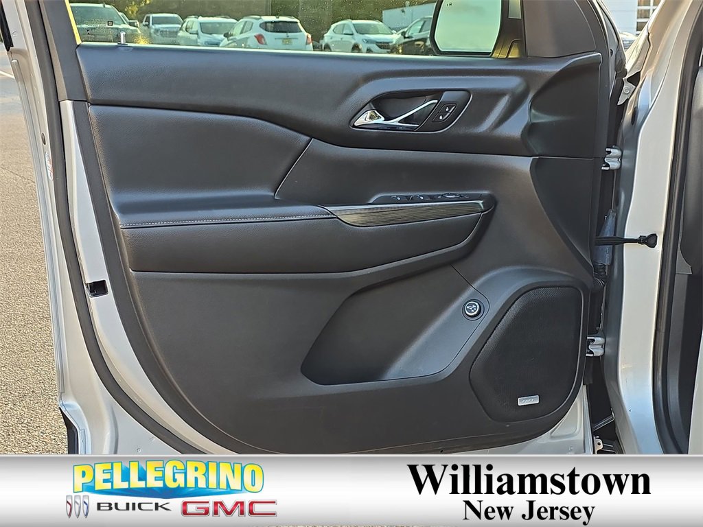 2017 Gmc Acadia SLT photo 23