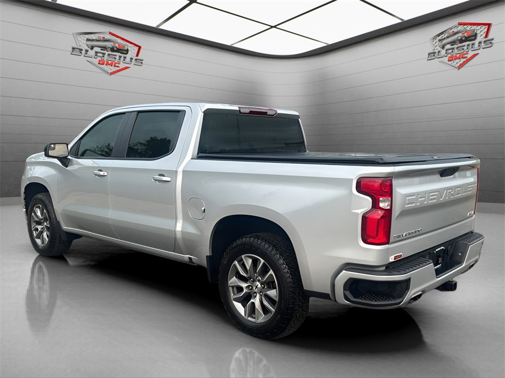2021 Chevrolet Silverado RST photo 3