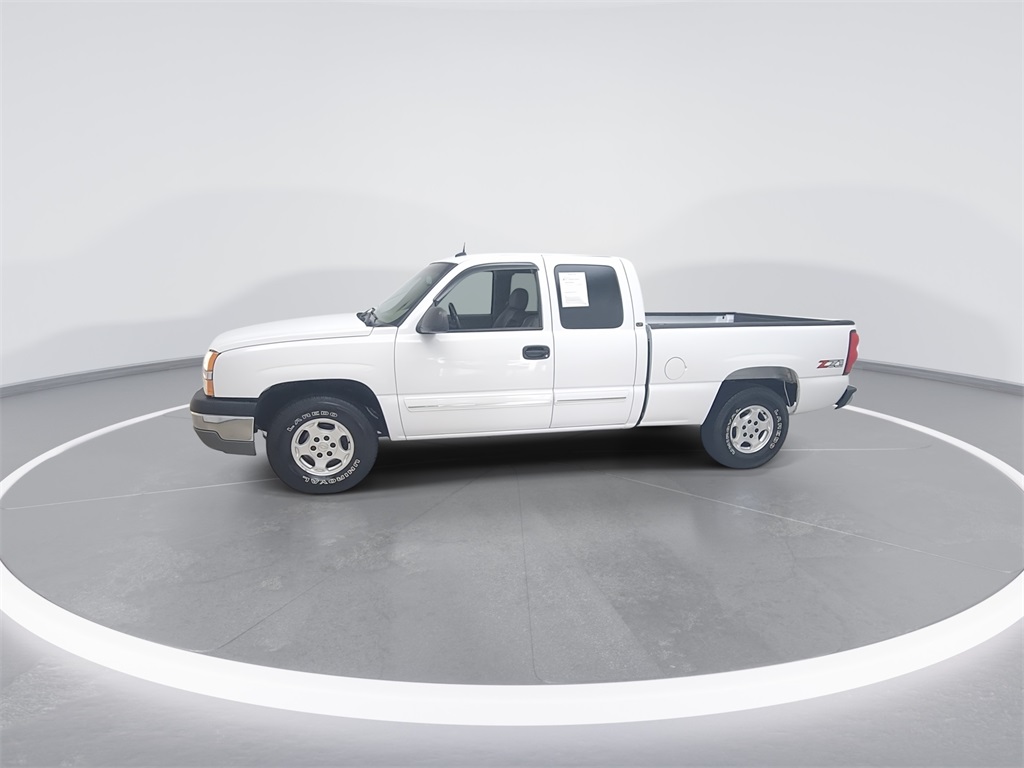 2003 Chevrolet Silverado 1500 LT photo 2