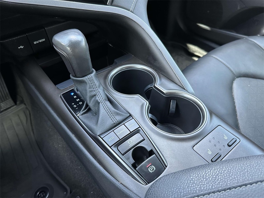 2023 Toyota Camry XSE photo 6