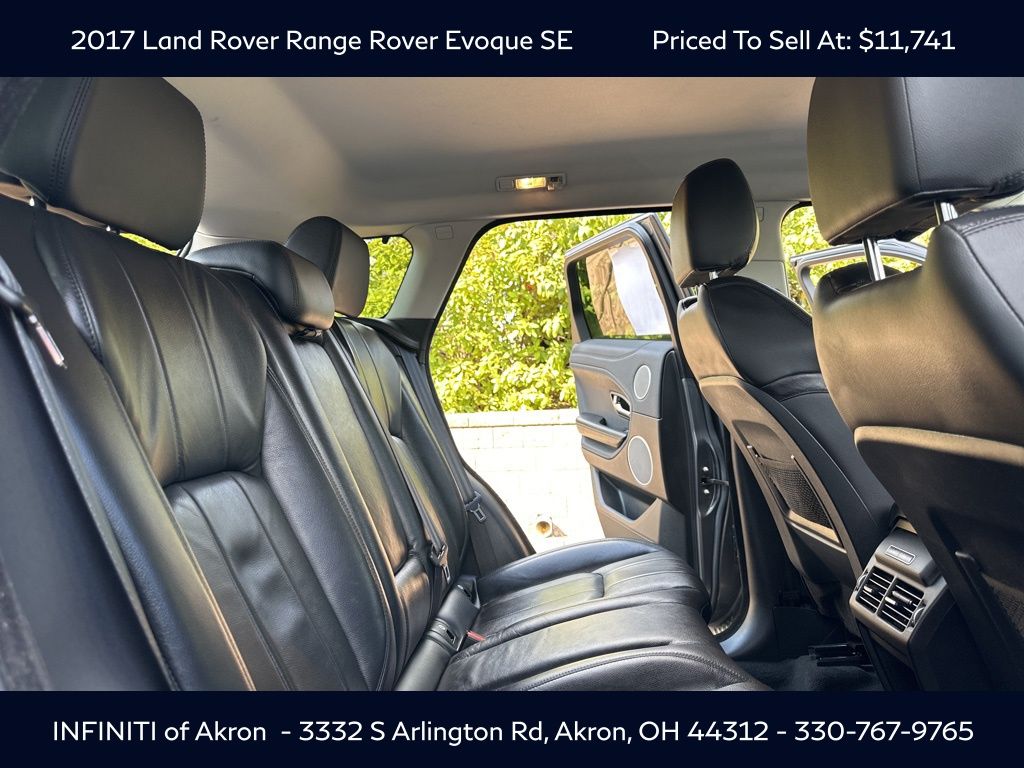2017 Land Rover Range Rover Evoque SE photo 29