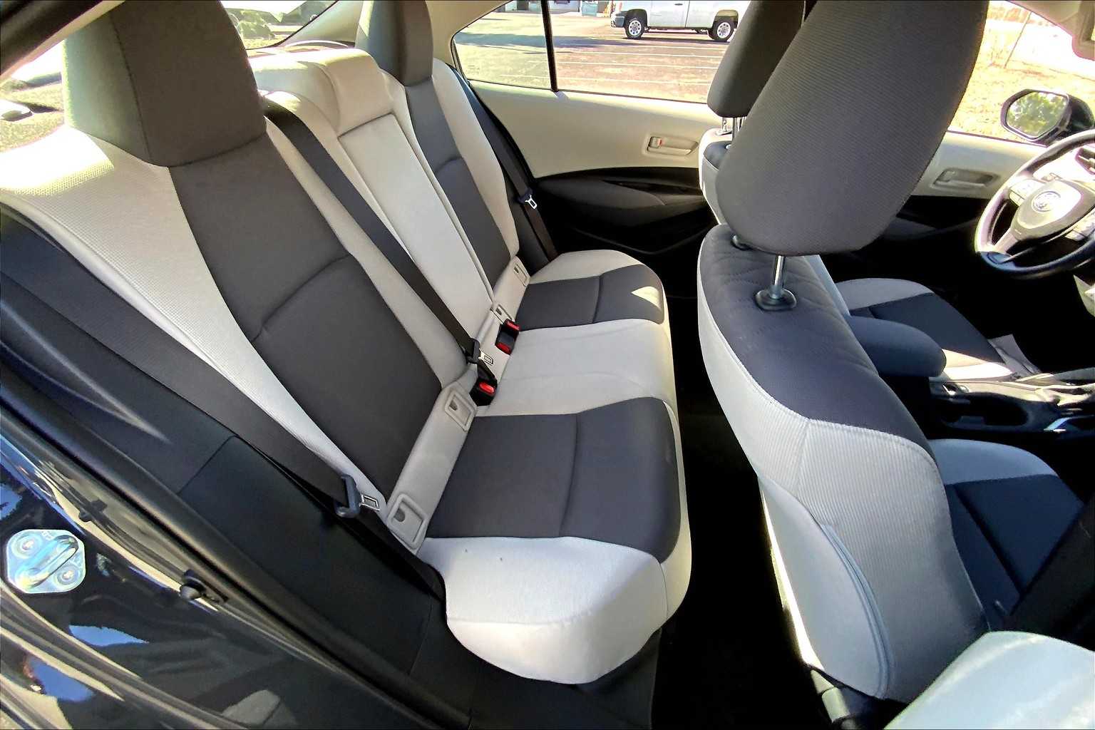 2025 Toyota Corolla LE photo 16