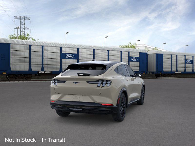 2025 Ford Mustang Mach-E Premium photo 4