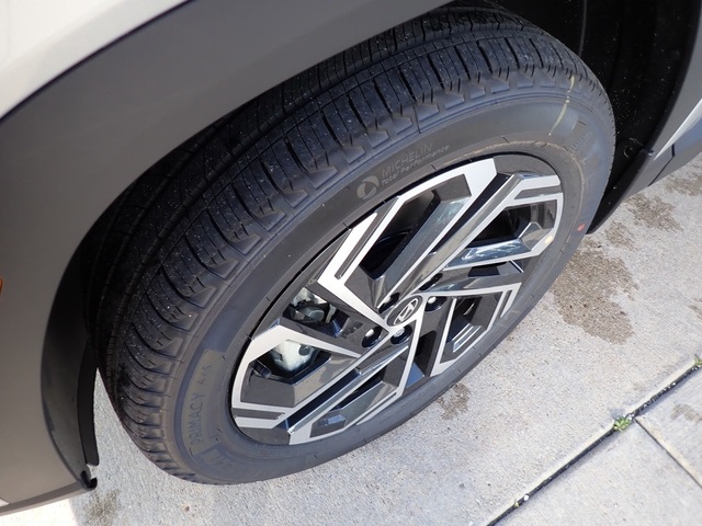 2025 Hyundai Tucson Limited photo 8