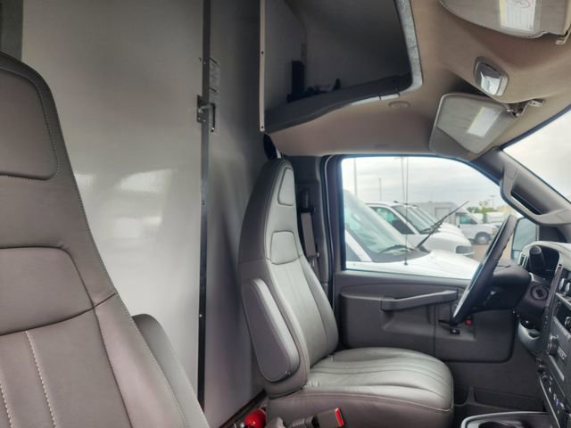 2023 Chevrolet Express Cutaway 3500 photo 15