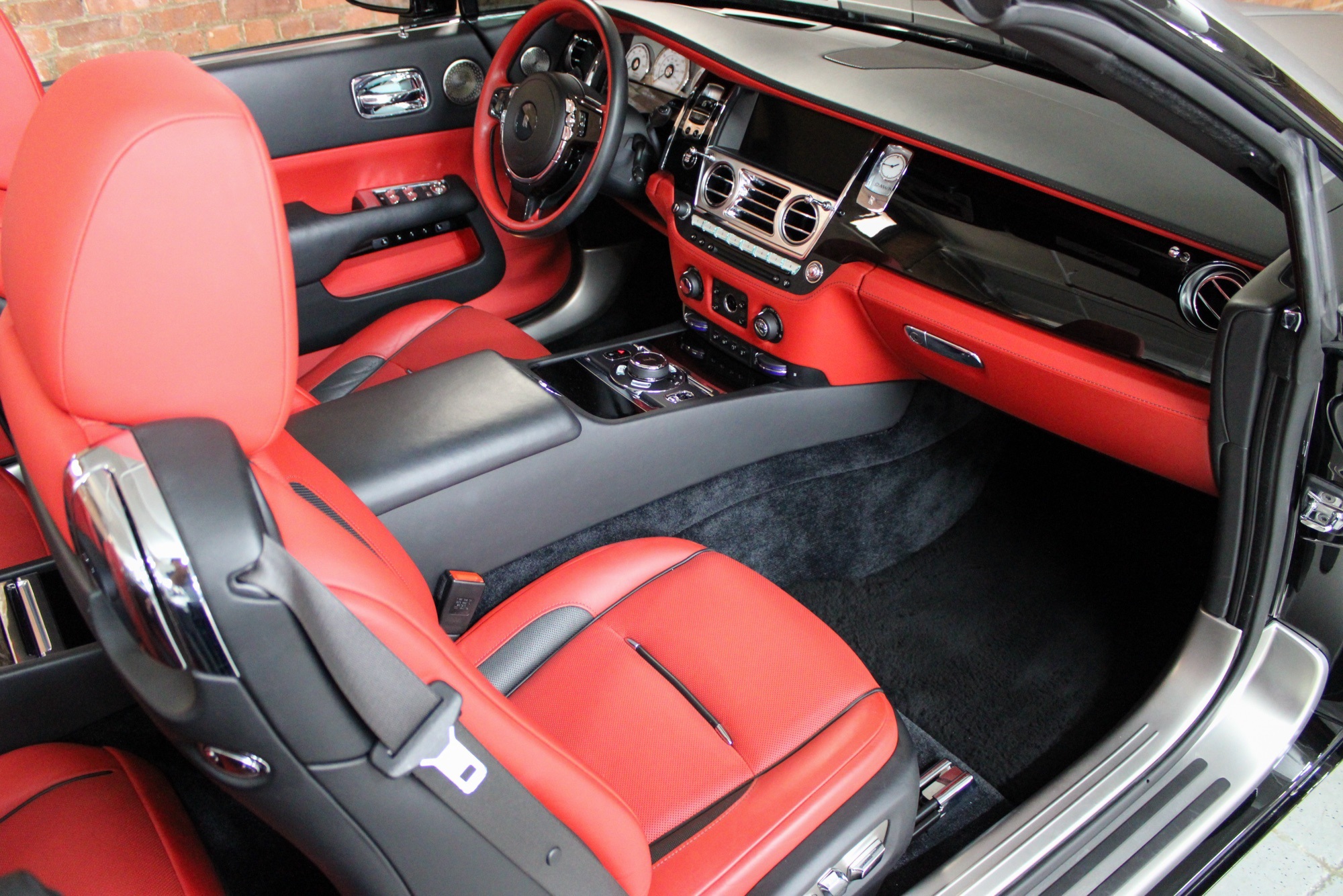 2019 Rolls Royce Dawn photo 32