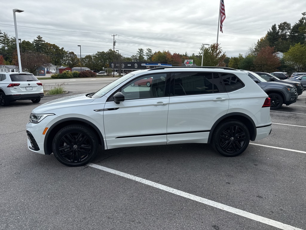 2022 Volkswagen Tiguan SE R-Line Black photo 3