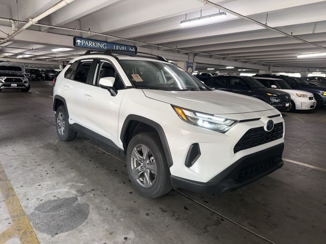 2024 Toyota RAV4 Hybrid XLE photo 3
