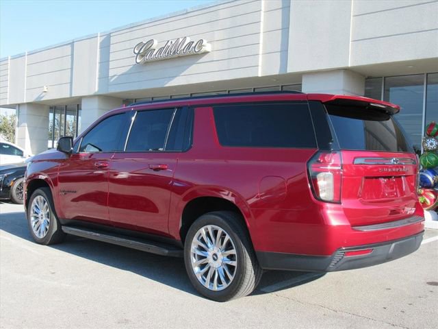 2021 Chevrolet Suburban RST photo 3