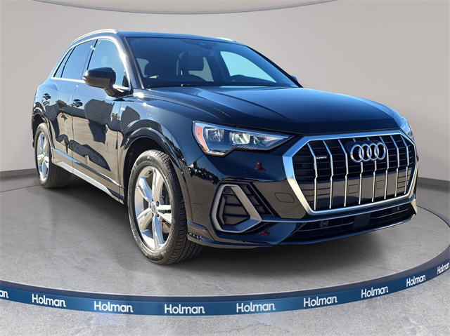 2021 Audi Q3 S line Premium photo 3
