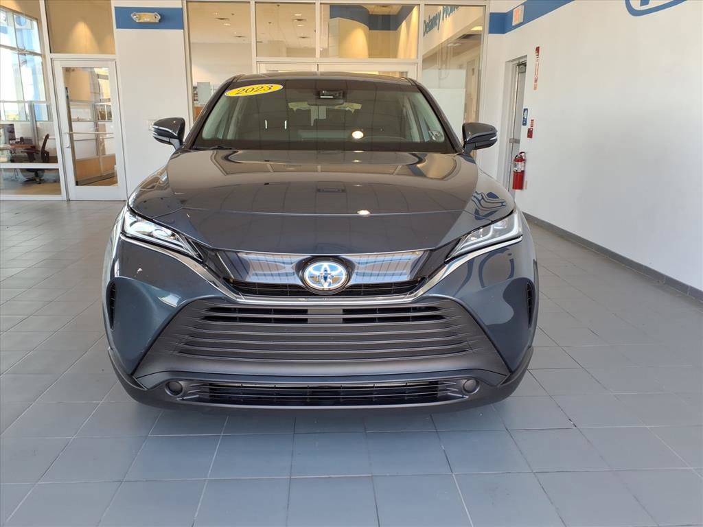 2023 Toyota Venza LE photo 2