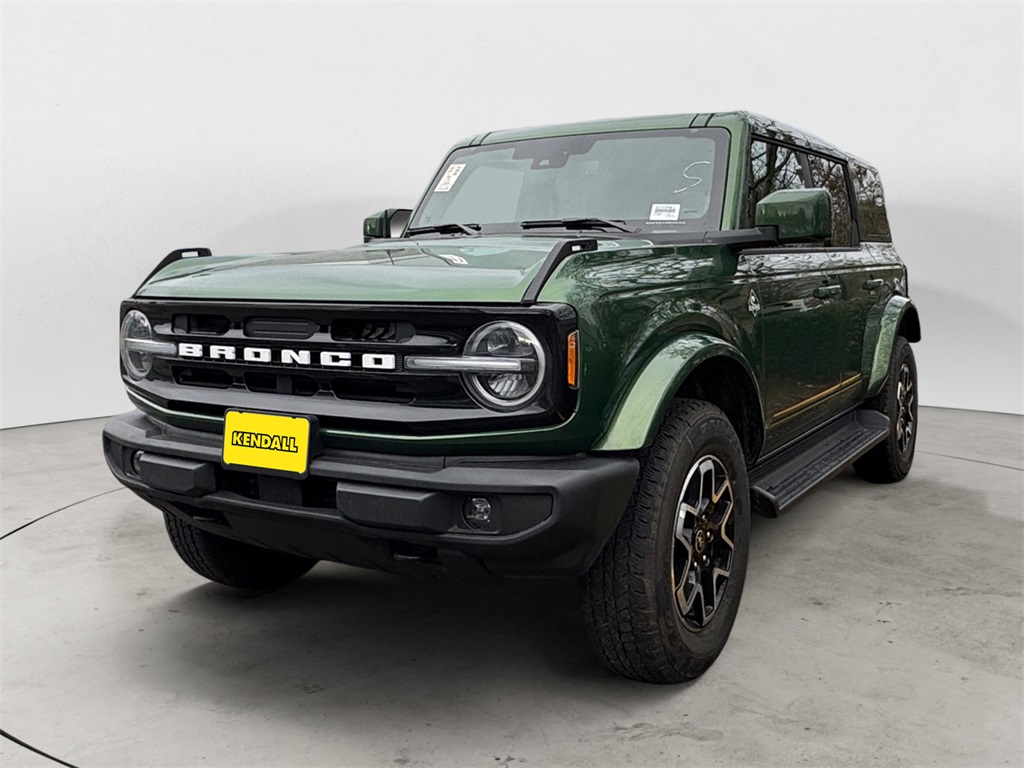 2025 Ford Bronco 4-Door Outer Banks's photo
